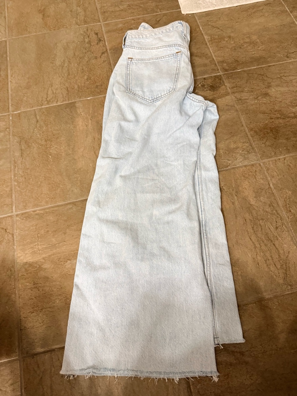 Abercrombie and Fitch hi rise wide leg distressed Lt wash sz2 - Picture 4 of 4